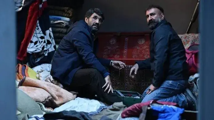 جابجایی طبقاتی در بستر پلیسی؛ حاشیه با بازی هادی کاظمی و مهران احمدی اکران می‌شود