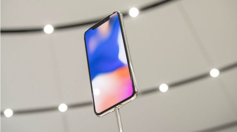 آیا مدلهای 2018 آیفون هم صفحه نمایش OLED خواهند داشت؟