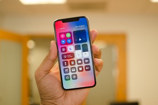 درآمد کلان سامسونگ از تامین صفحه نمایش OLED آیفون 10