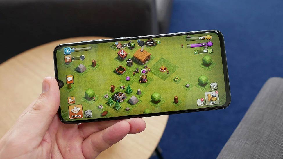 Galaxy-A70-review-1 / بررسی گوشی گوشی آ7 2019