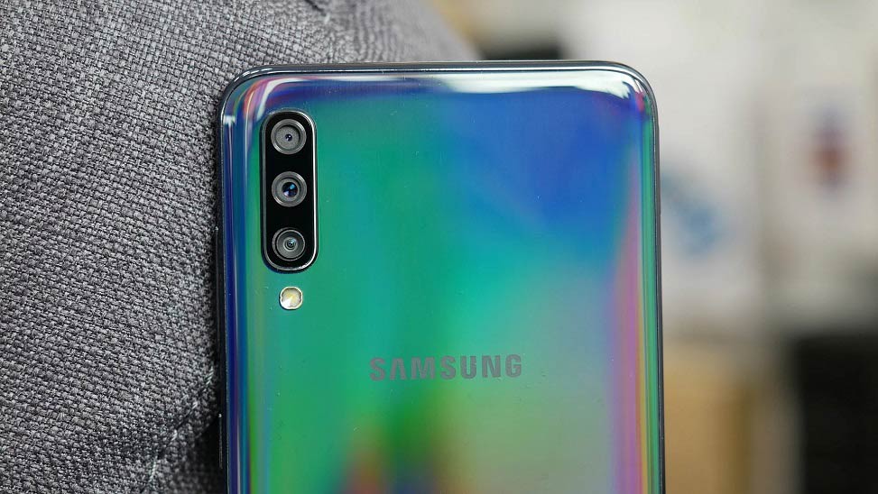 galaxy-a70-review 2 / مشخصات a7 2019