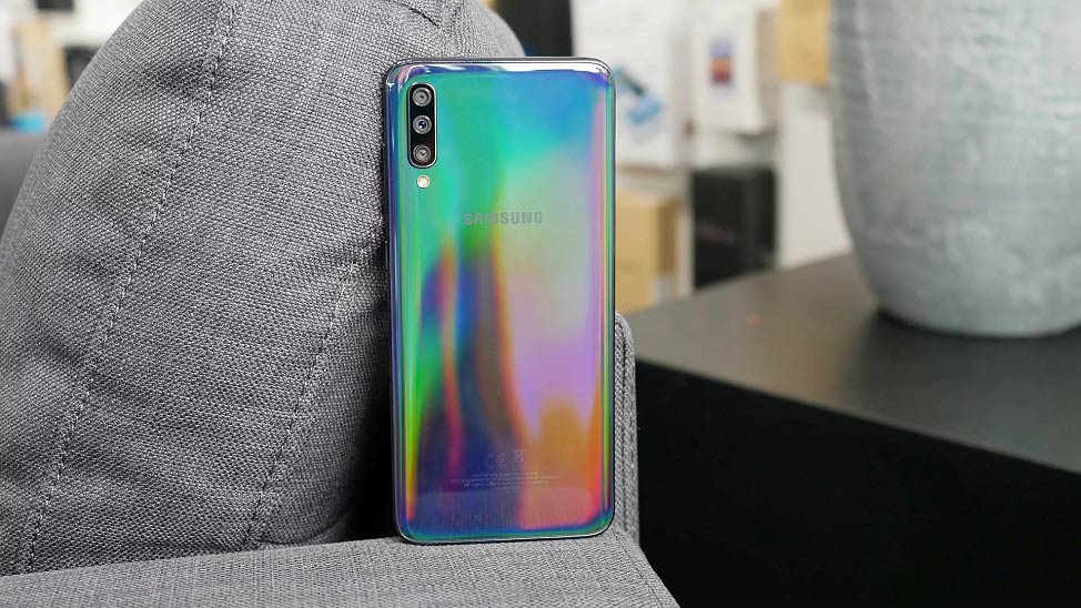 galaxy-a70-review 2 / مشخصات گوشی a7 2019