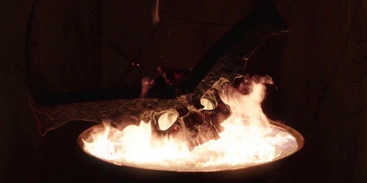 بهترین سلاح مارول / Crown-of-Surtur-in-the-Eternal-Flame