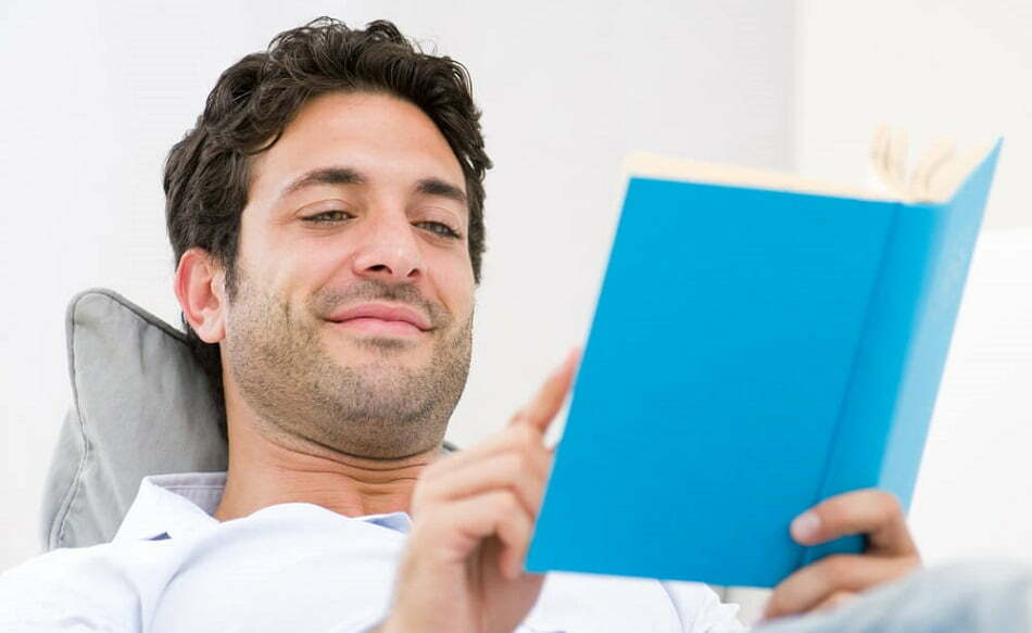 تاثیر کتاب در زندگی / Man Reading Book