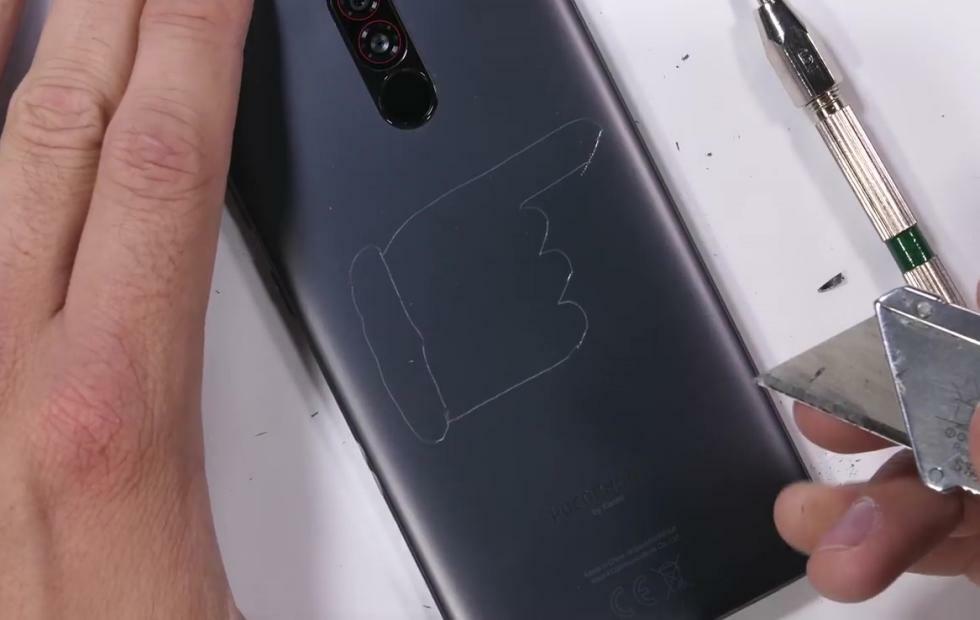 پوکوفون F1