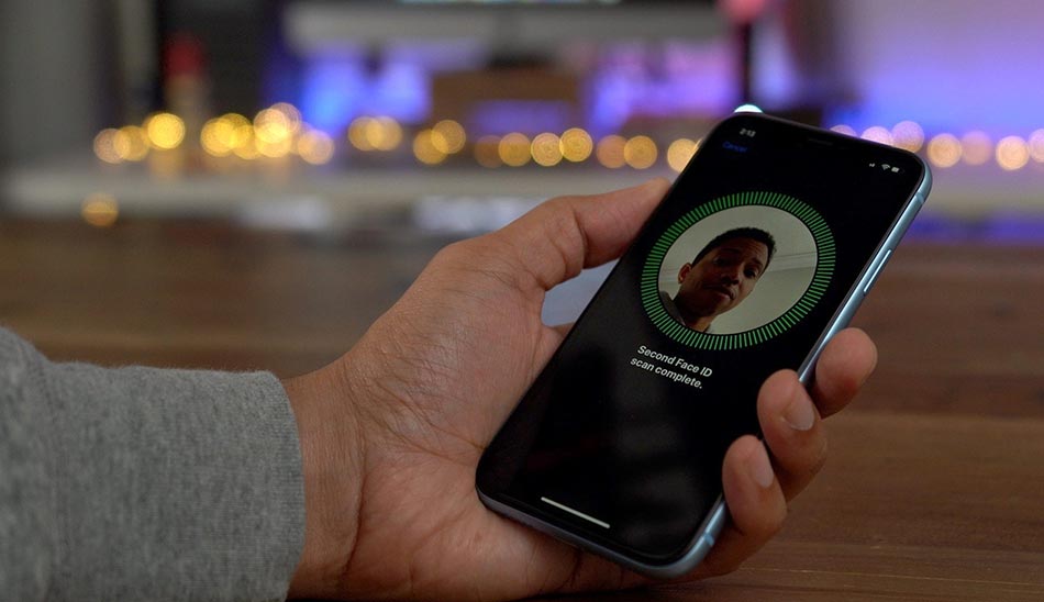 آیفون 10 آر / iPhone XR