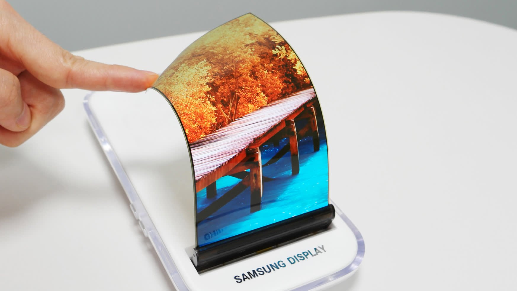 گوشی هوشمند تاشو سامسونگ / Samsung's foldable smartphone