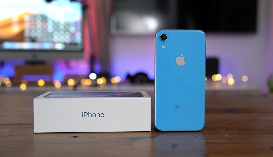 آیفون 10 آر / iPhone XR