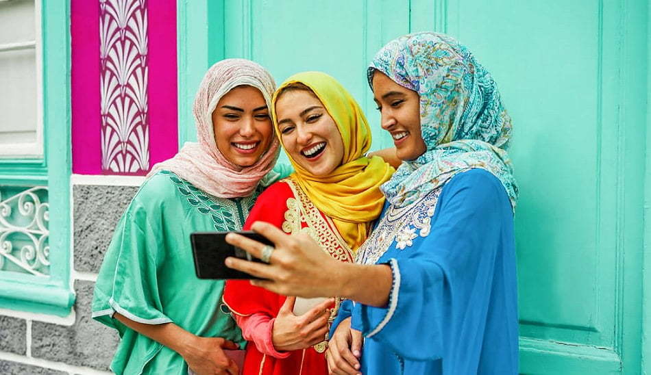 روش گرفتن عکس سلفی خوب