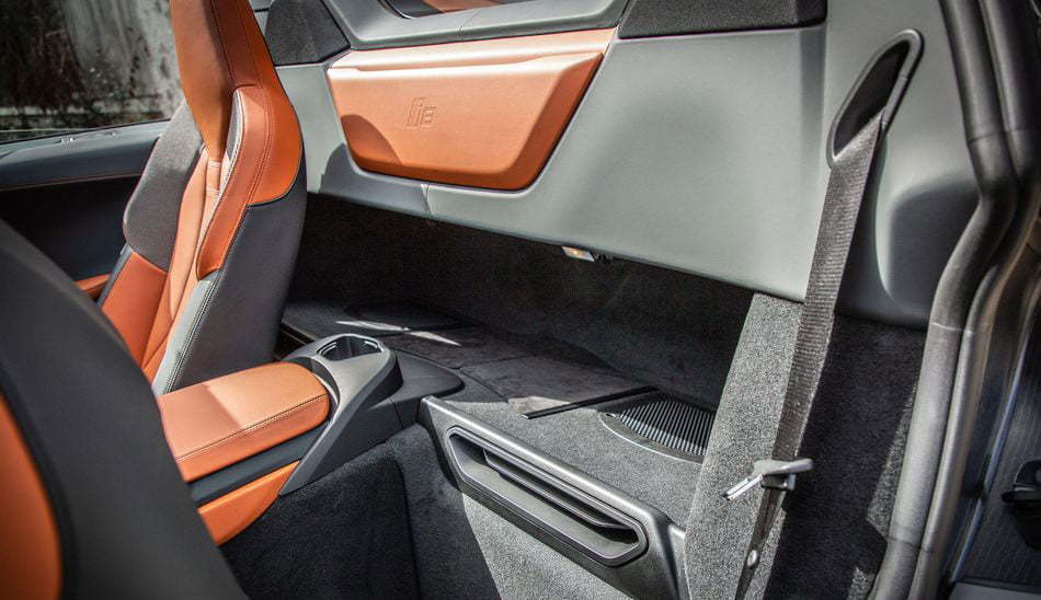 BMW i8 Roadster / بی ام و i8 رودستر