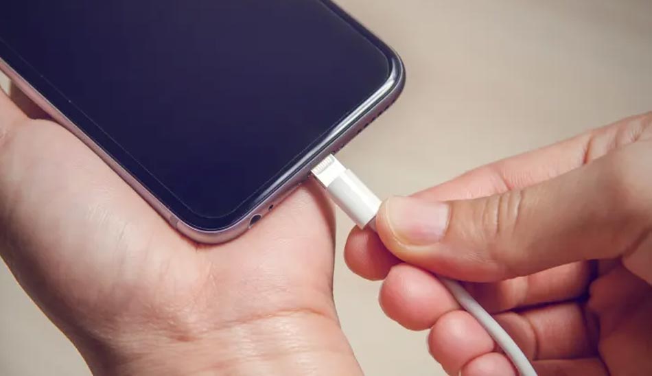 mobile chareger / شارژ نشدن گوشی موبایل