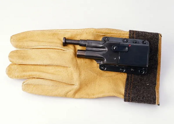 Glove pistol / اسلحه دستکش