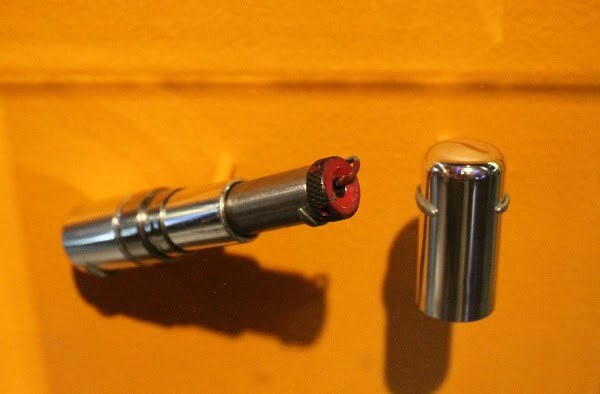 Lipstick Pistol / رژلب اسلحه