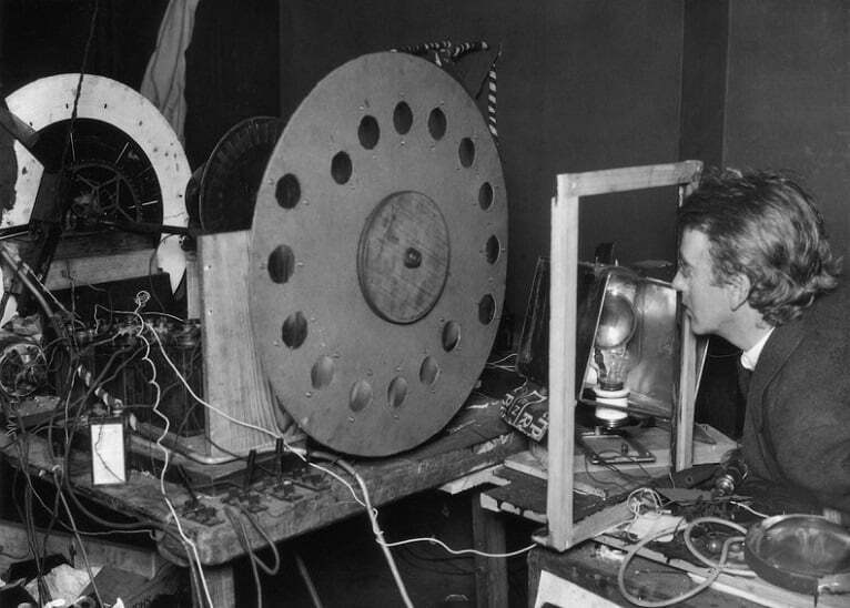 television history / معلومات در مورد تاریخچه تلویزیون