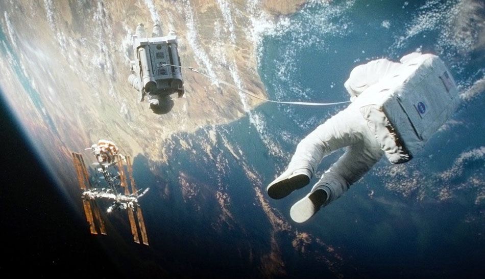 فیلم های برتر ده سال اخیر - فیلم جاذبه (Gravity) - بهترین فیلم های 2002 تا 2022