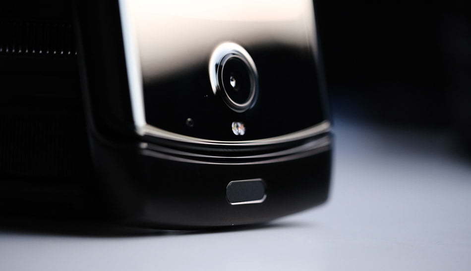 مقایسه سامسونگ Z flip با موتورولا Razr / مقایسه سامسونگ z flip با موتورولا razr