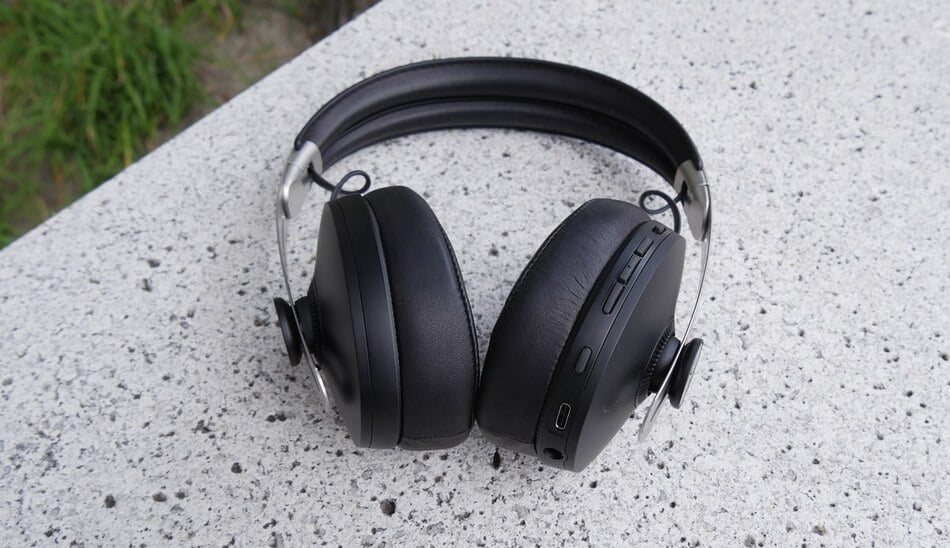 هدفون Bose 700 / هدفون Sennheiser Momentum 3