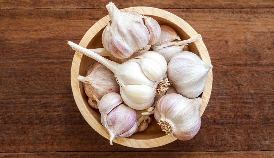 خواص سیر خام برای معده