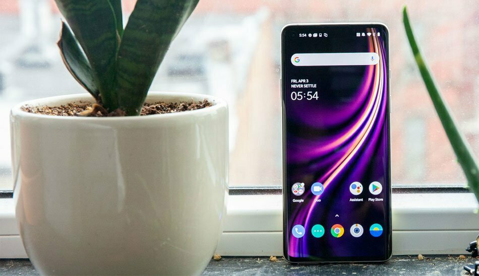 oneplus-8/گوشی پرچمدار چیست