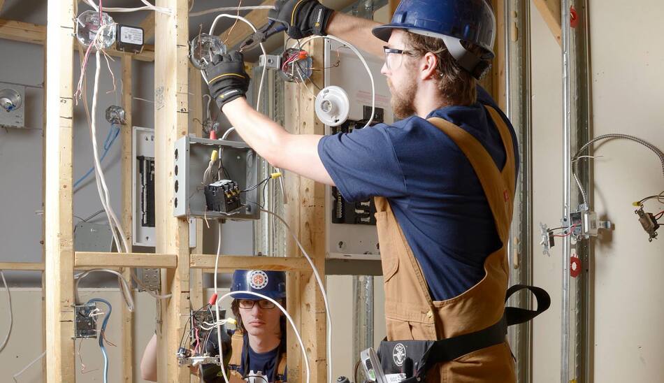best jobs without a college degree/مشاغل پر سود بدون مدرک