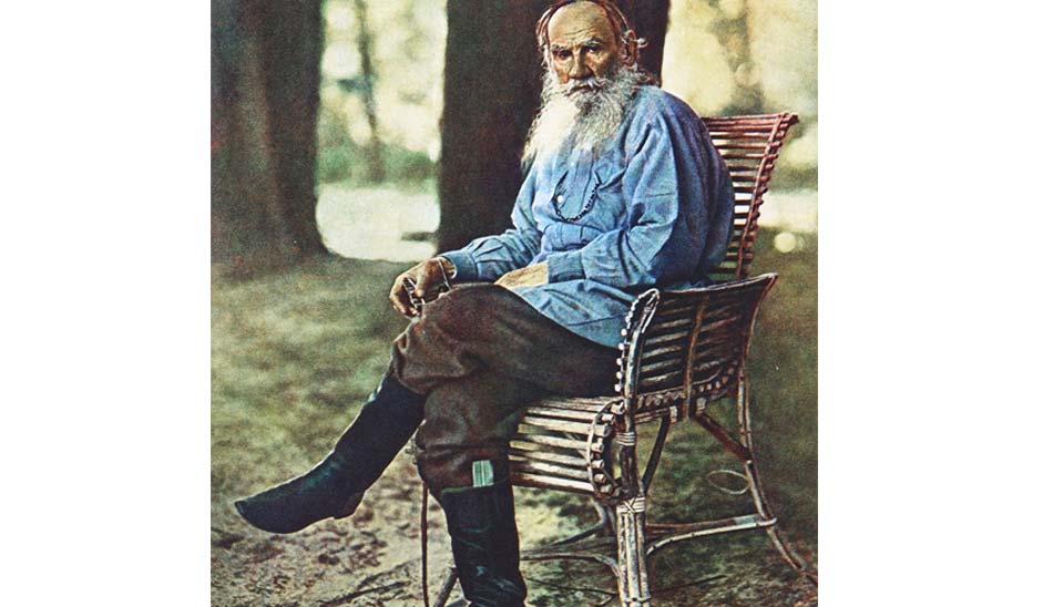 tolstoy-2/ تولستوی و مبل بنفش