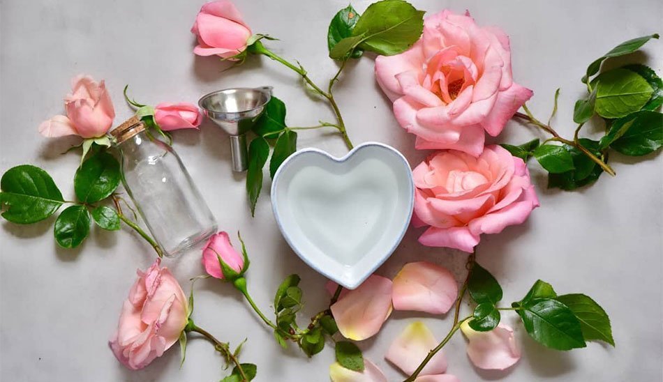 معجزه گلاب برای پوست / عوارض گلاب برای پوست صورت