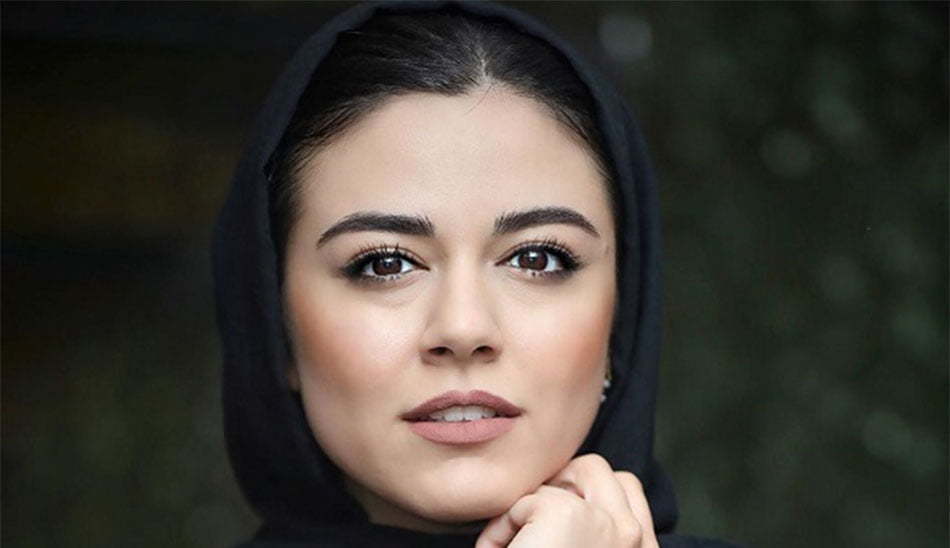 ماهور الوند / بازیگران فیلم آنجا همان ساعت