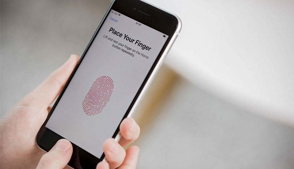 iPhone-SE-2/مقایسه آیفون 12 مینی با آیفون SE 2020