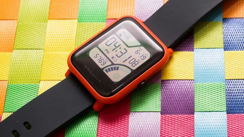 بهترین ساعت هوشمند 2021 - اَمِیزفیت بیپ (Amazfit Bip)