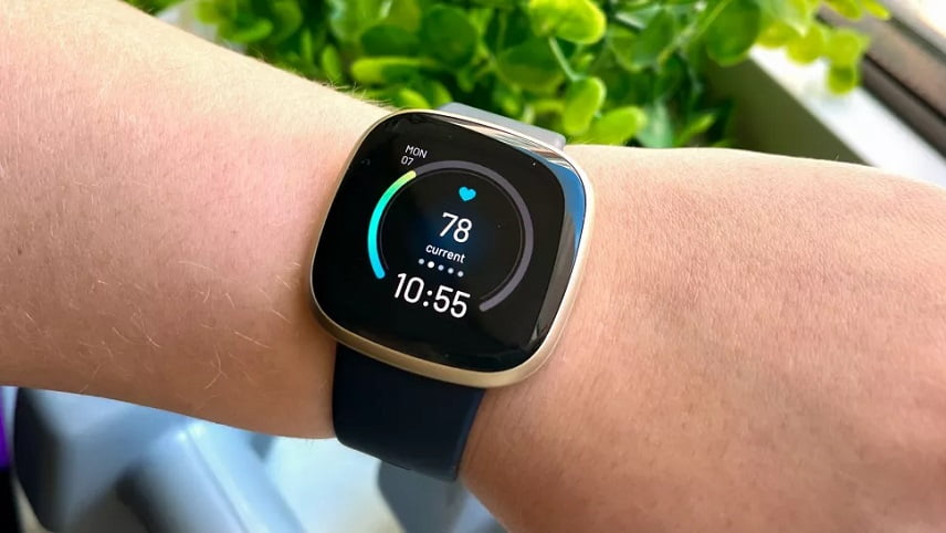 بهترین اسمارت واچ 2021 - فیتبیت ورسا 3 (Fitbit Versa 3)
