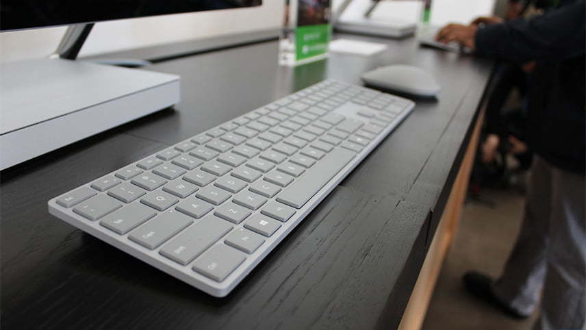 برترین کیبوردهای وایرلس ۲۰۲۱ - کیبورد بی سیم مایکروسافت سرفیس (Microsoft Surface Keyboard)
