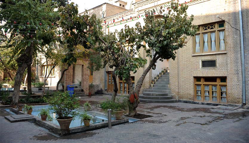 خانه موزه استاد معین / خانه موزه های ایران