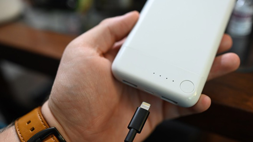 بهترین پاوربانک های فست شارژ ارزان - پاور بانک فست شارژ Belkin Boost Up Charge Power Bank 10K با اتصال لایتنینگ