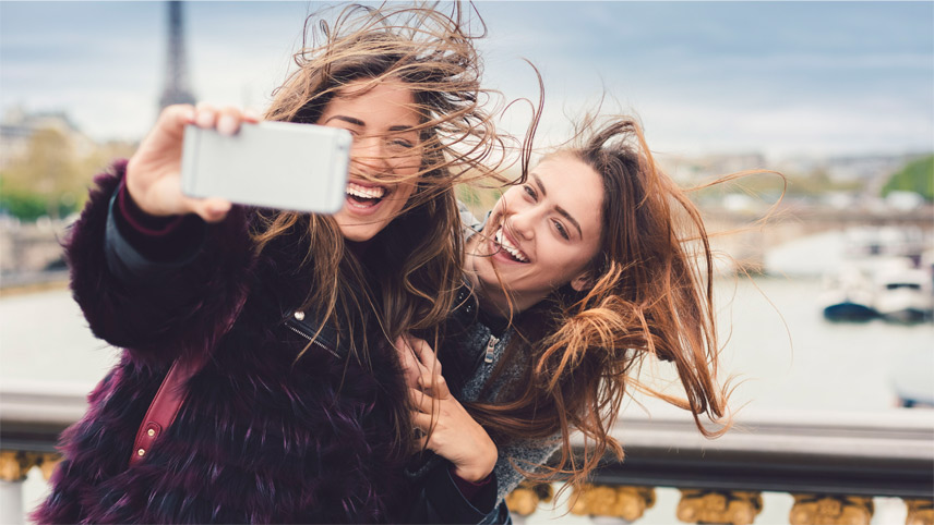 برنامه سلفی با کیفیت - YouCam Perfect