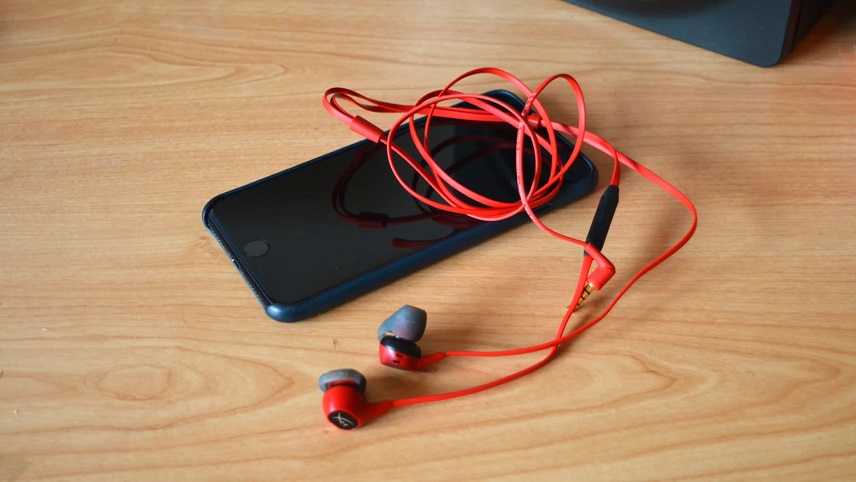 بهترین هدست بازی با موبایل - HyperX Cloud Earbuds