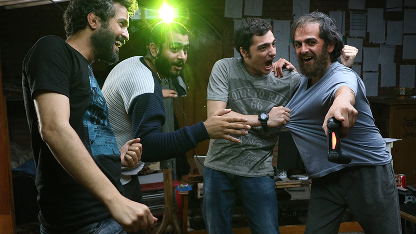 بررسی فیلم تومان