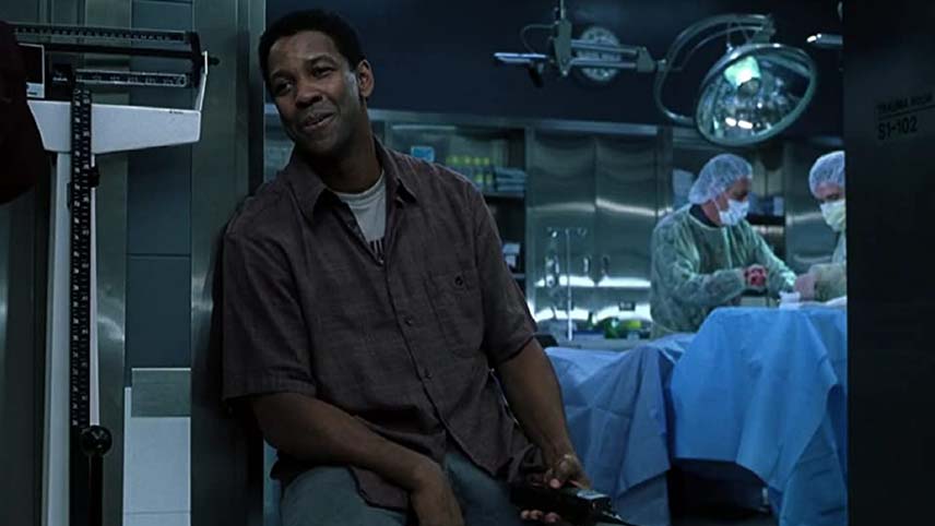 ماندگارترین پدر تاریخ سینما - ان کوئینسی در فیلم John Q (2002)