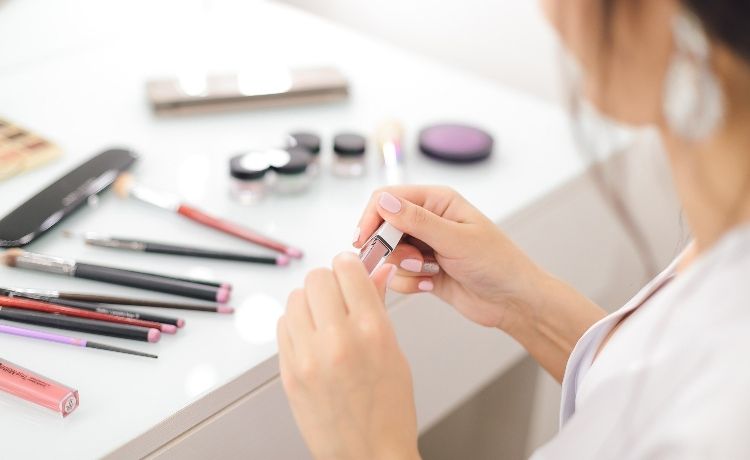 آیا اصول و نکات آرایش در سفر را نمیدانید؟