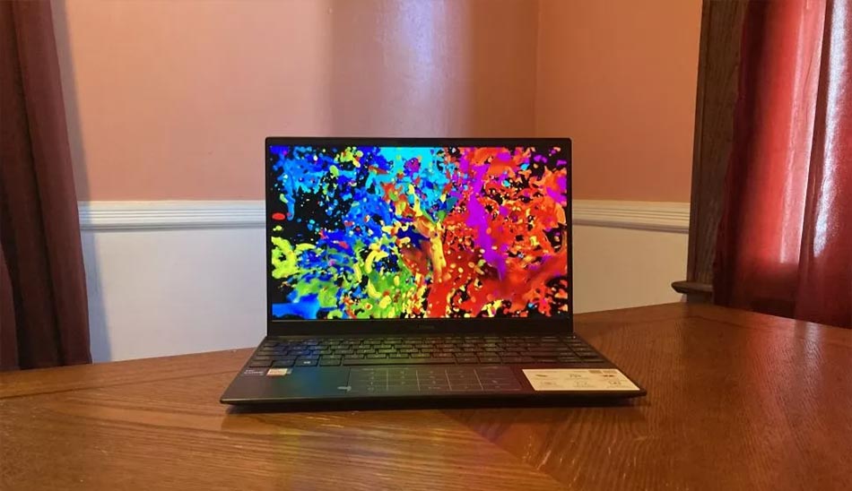 1- لپتاپ Asus ZenBook 13 with OLED display | معرفی بهترین لپ تاپ های ایسوس ۲۰۲۲