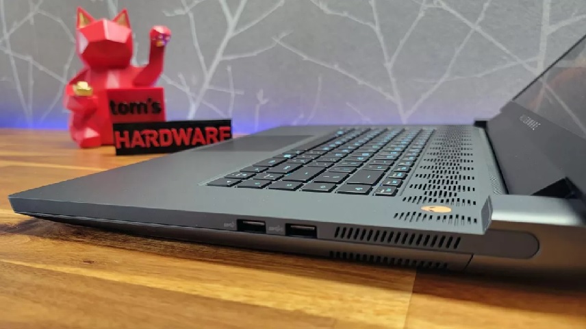 بررسی Alienware m17 R5