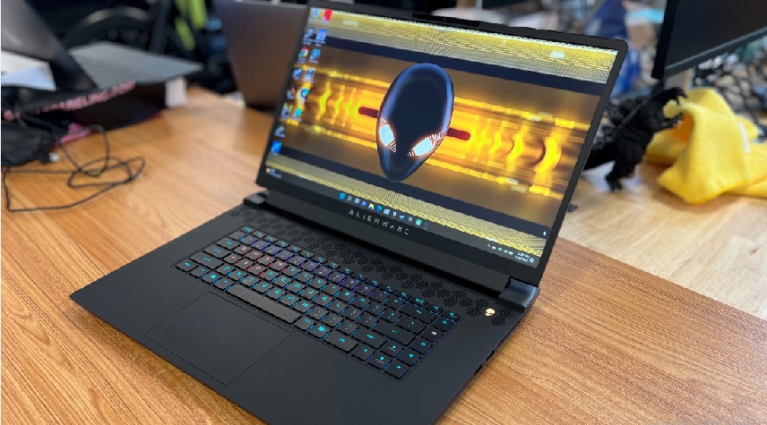 نمایشگر لپ تاپ Alienware m17 R5