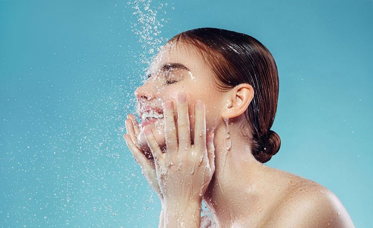بایدها و نبایدهای شستشوی صورت