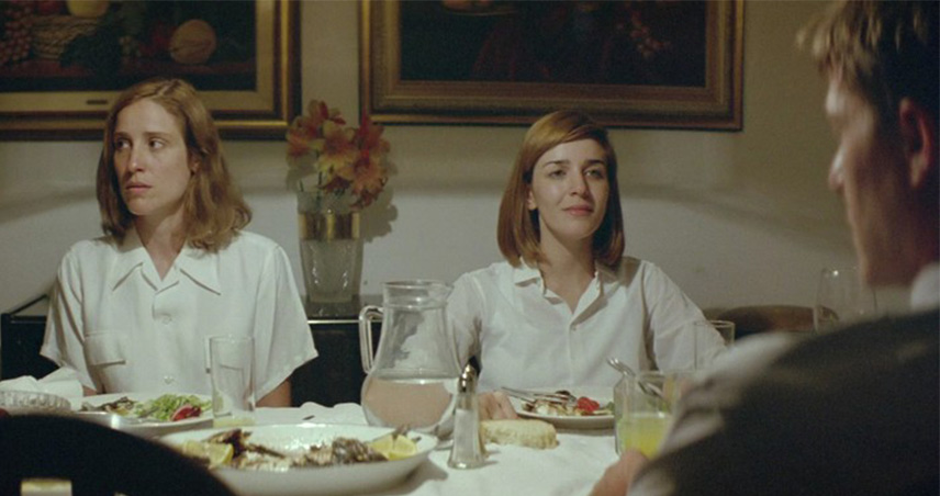 داستان فیلم Dogtooth 2009