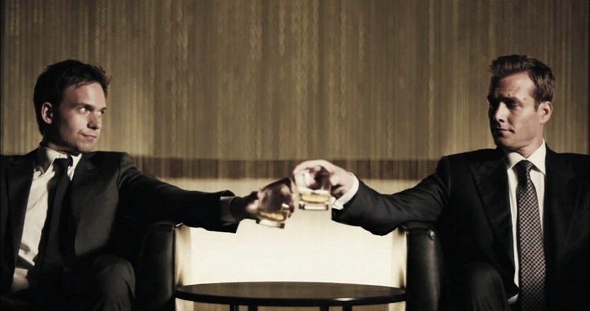 معرفی سریال suits 2011