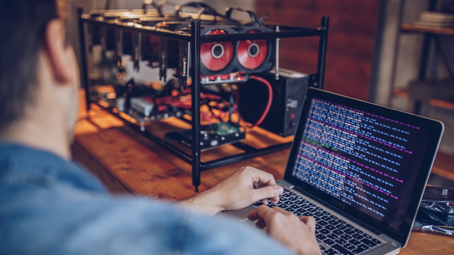 ریگ ماینینگ (Mining Rig) چیست؟
