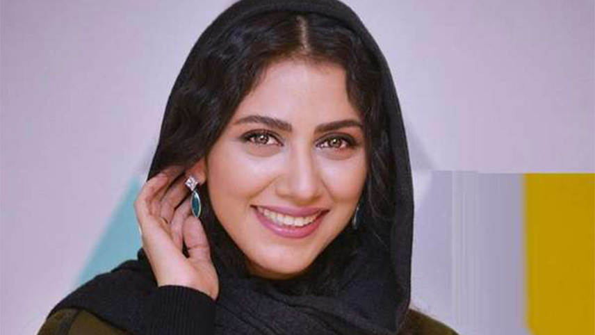 حواشی مونا فرجاد