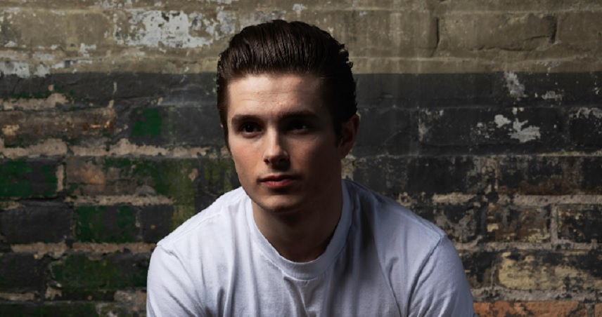 جینو آنانیا در نقش Ryan Keaton