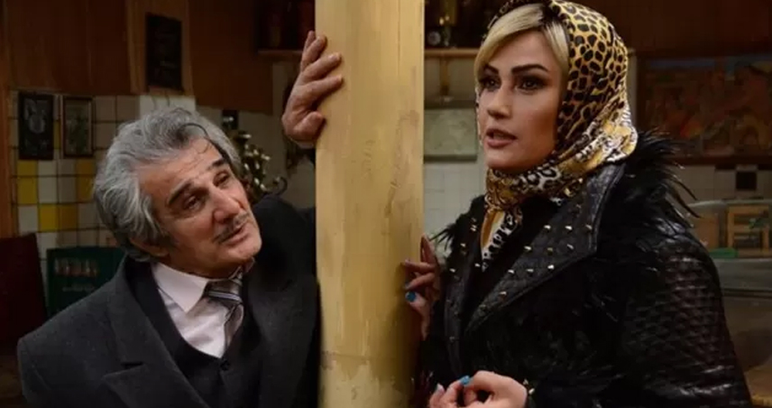 بیوگرافی لادن مستوفی