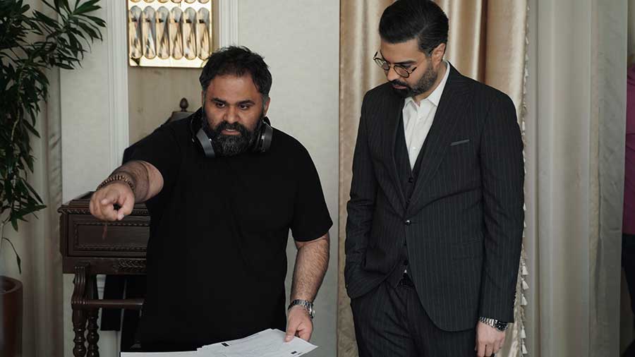 ماکان آریا پارسا و امین محمودی یکتا کارگردان سریال قطب شمال