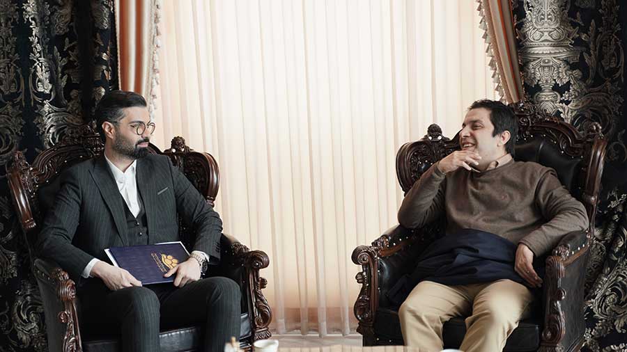 ماکان آریا پارسا و عباس جمشیدی فر در پارس پندار نهاد